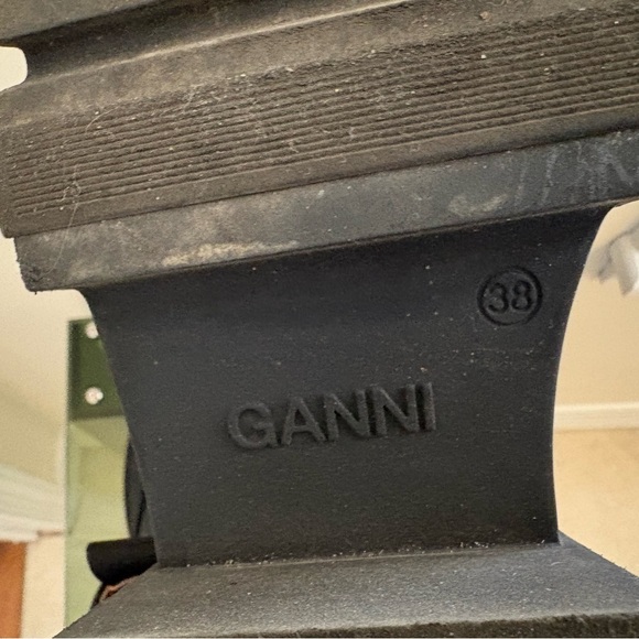 GANNI CLEATED CHELSEA BOOTS CHUNKY EU38 7.5 USA - Picture 7 of 8